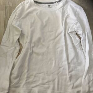 ユニクロ 長袖Tシャツ 白