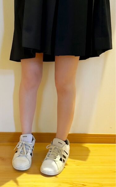 アディダス adidas スニーカー