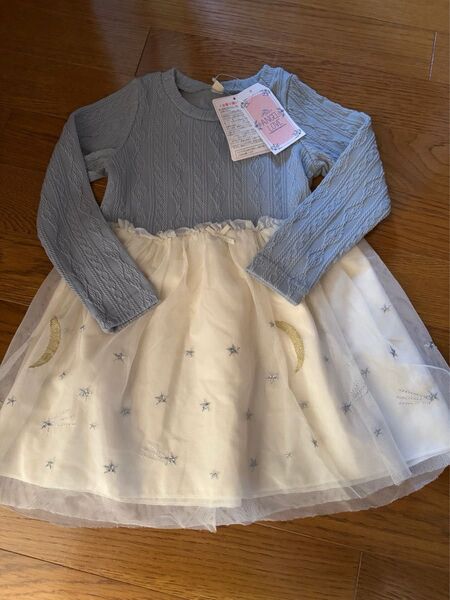 バースデイ 新品 キッズ 子供 女の子 星と月の刺繍 ワンピース 110cm