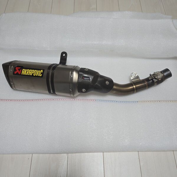 【AKRAPOVIC】Z800用スリップオンマフラー