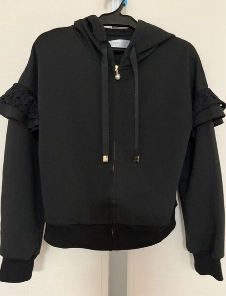 tocco closet パーカー 黒 レース パール ジップアップ Mサイズ