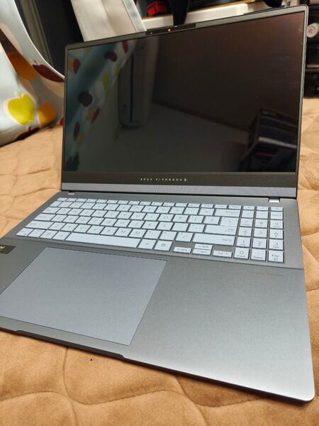 ASUSノートパソコンU7-155H