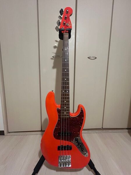 fender jazzbass DIY リフィニッシュ リンディフレーリンPU バダスブリッジ