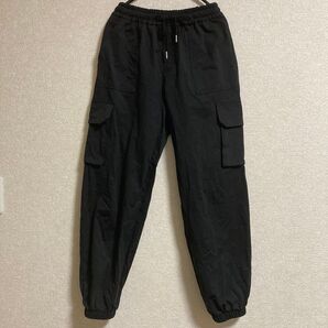 【美品】カーゴパンツ 黒 ズボン ボトムス カジュアル Mサイズ