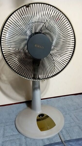 首振り扇風機