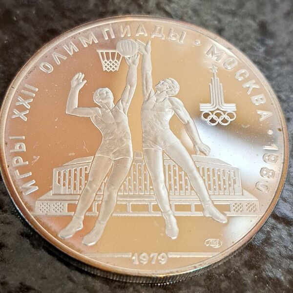 2商品おまとめ1964年 ケネディハーフダラー銀貨1980年モスクワオリンピック10ルーブル銀貨 品位SV900 33g