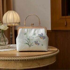 38 和風 刺繍 ハンドバッグ がま口バッグ ホワイト 着物バッグ 和装バッグ バッグ