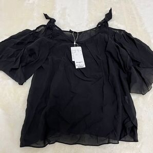 新品タグ付き JILLSTUART 肩出しリボントップス/ブラック(キュプラ×コットン)