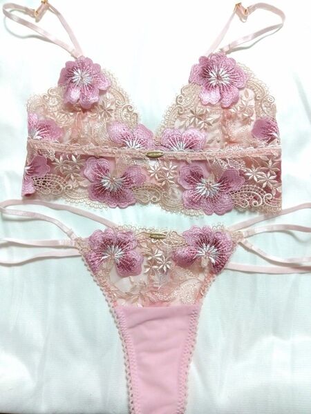 Nette Rose ブラ 32A & ショーツ S セット