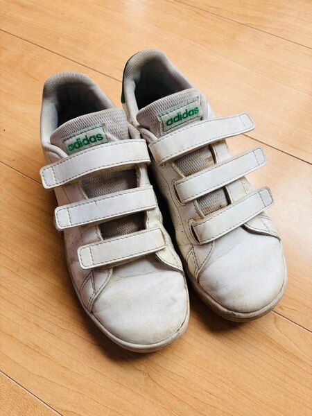 adidas ホワイト ベルクロスニーカー 21.5cm