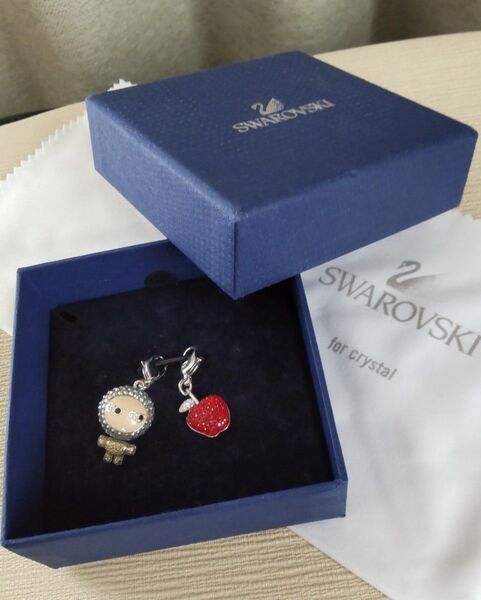 *未使用SWAROVSKI*レアキャラ・エリオット&赤いりんごチャームセット