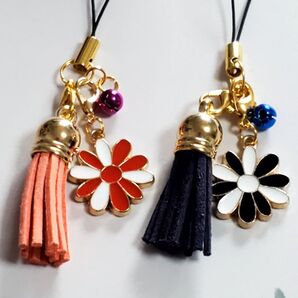 お花とタッセルのチャーム 2個セット