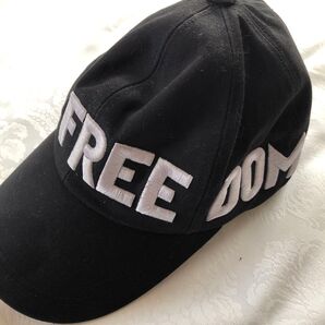 FREEDOM刺繍ロゴ 黒キャップ