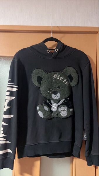 PHLIPP PLEIN (フィリッププレイン) メタルver ベアワッペン付き プルオーバーパーカー ブラック