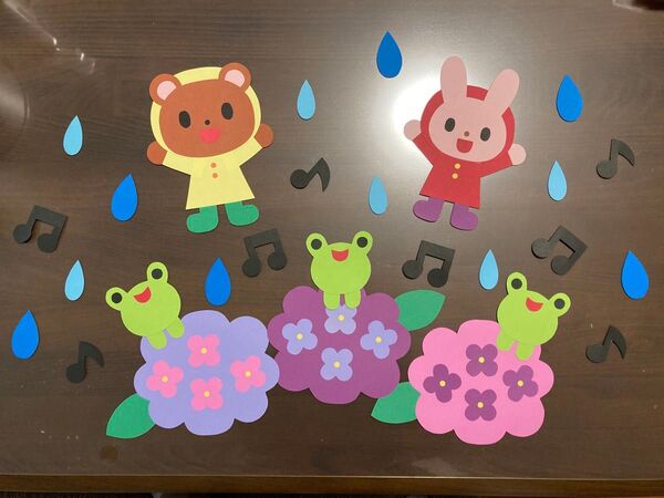 壁面飾り 5月 6月 梅雨 雨 カエル アジサイ 紫陽花 合唱 幼稚園 保育園 保育教材 春の壁面