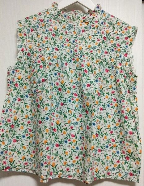 【美品】花柄★コットン100% ノースリーブ トップス カットソー★