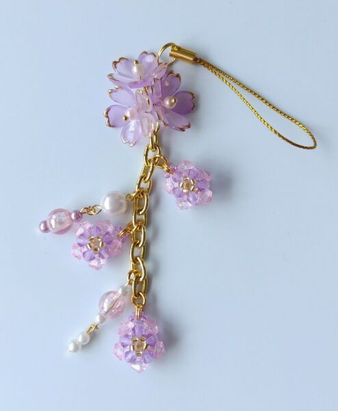 ビーズ ストラップ バッグチャーム キーホルダー ハンドメイド 芝桜 薄紫