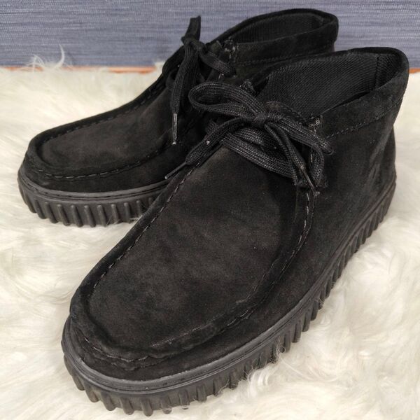 極美品【クラークス】トーヒルモス モカシン ワラビーブーツ 26 黒 スエード Clarks デザートブーツ 近年 現行モデル