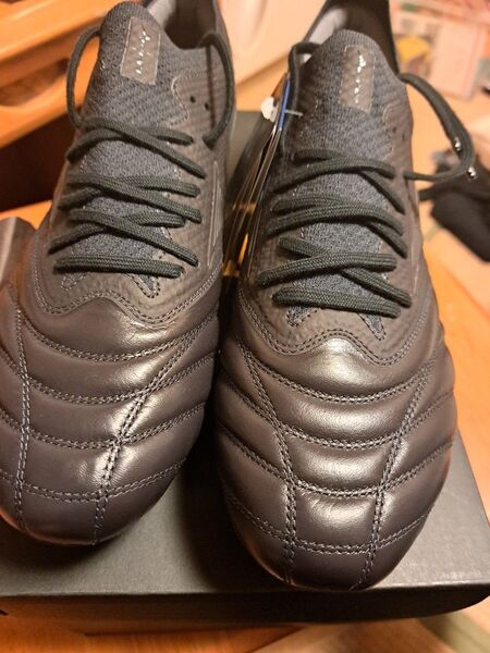 サッカースパイク モレリアネオ4β LTD