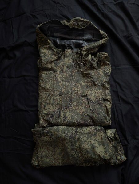 【超希少 実物】ロシア軍 VKBO レベル6 防風防水シェルスーツ 上下セット《BTK製・デジタルフローラ》