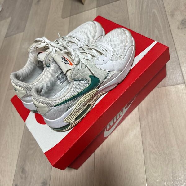NIKE エアマックス エクシー ホワイト グリーン