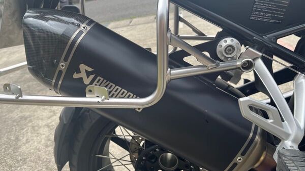 AKRAPOVIC アクラポビッチ マフラー BMW R1250GS 1200GS アドベンチャー サイレンサーヘキサゴナルチタン