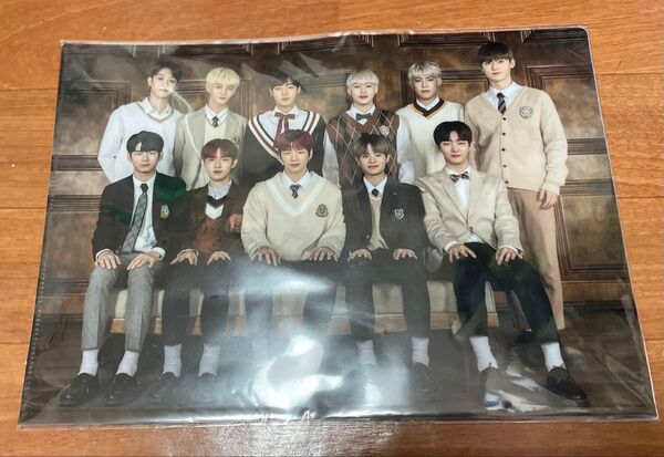 Wanna One ワナワン クリアファイル