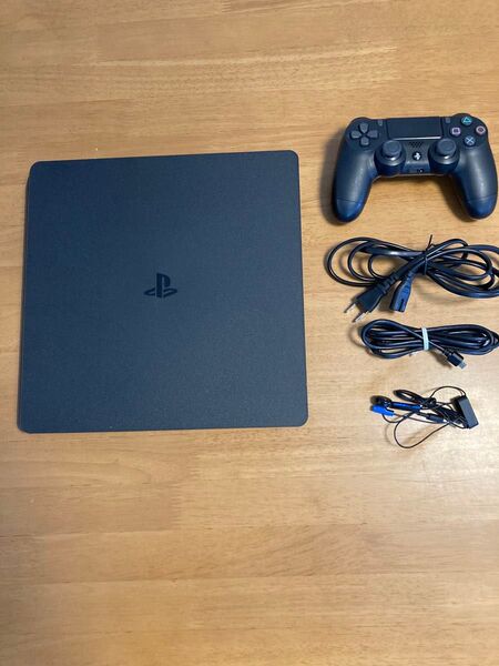 【中古】PS4 CUH-2000A ジェットブラック 500GB (HDMIケーブルなし)