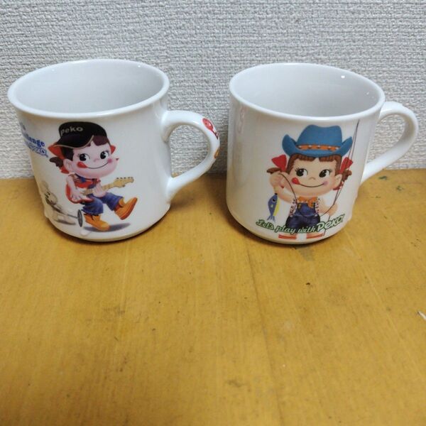 ぺこちゃん不二家マグカップ2個 Peko FUJIYA 昭和レトロレア非売品 陶器 コップ コーヒーカップ