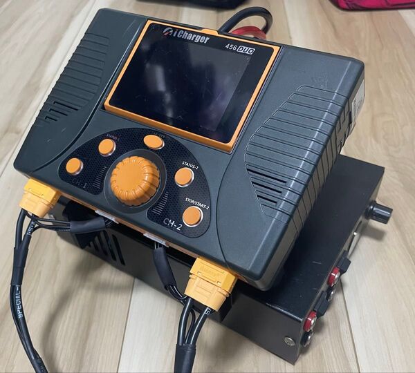 iCharger 406Duo 308Duo 456Duo 458Duo専用充電器スタンド(多機種安定化電源取付仕様)