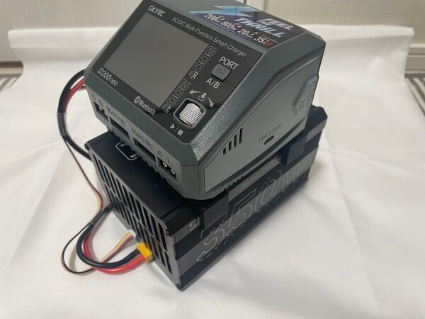 HITEC Multi Charger X2 AD350 / SKYRC D200neo BD350 専用充電器スタンド