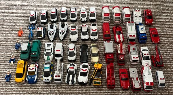 トミカ まとめ売り(パトカー・救急車・消防車・ヘリコプター等) 48台