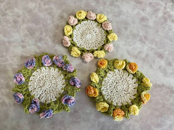 薔薇のカラフル花束コースター3枚セット ハンドメイド 黄色オレンジピンク紫