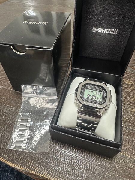 超美品 使用僅か CASIO G-SHOCK GMW-B5000D-1JF フルメタル 電波ソーラー