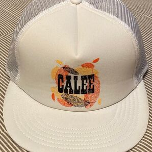 完売品 CALEE キャリー Feather logo print メッシュキャップ ホワイト