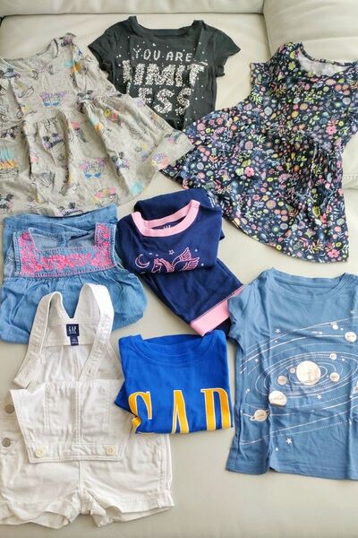 GAP ギャップ 女の子子供服(100〜110位)13枚まとめ売り 半袖ワンピースTシャツ等 春夏秋物入り 喫煙者ペット居ません