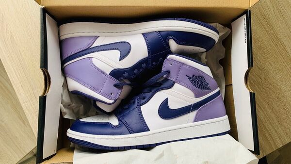 NIKE エアジョーダン1MID 27.5CM