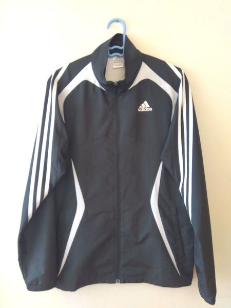 adidas ナイロンジャージ 薄地