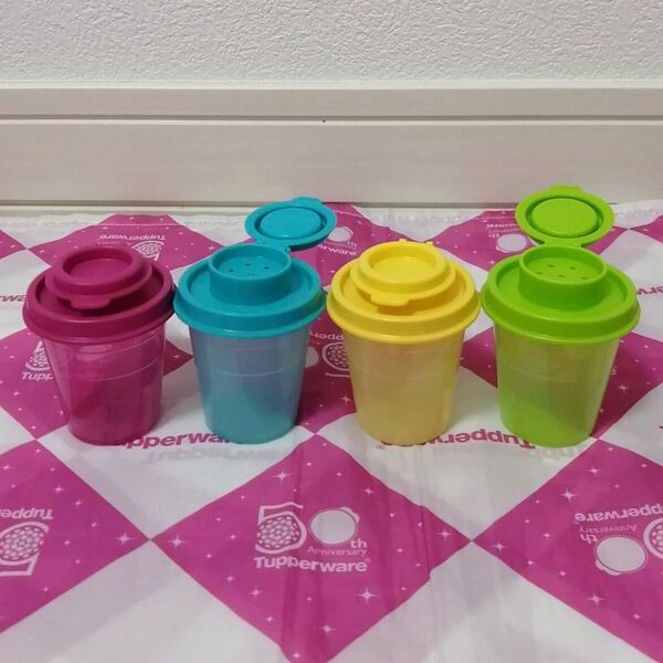 タッパーウェア ミニソルト&ペッパー(4個)Tupperware