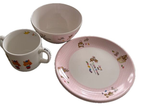 《子ども用食器》プレート皿2枚,ボール1個(トムとジェリー柄)両手付きマグカップ1個(クマの学校)NARUMI