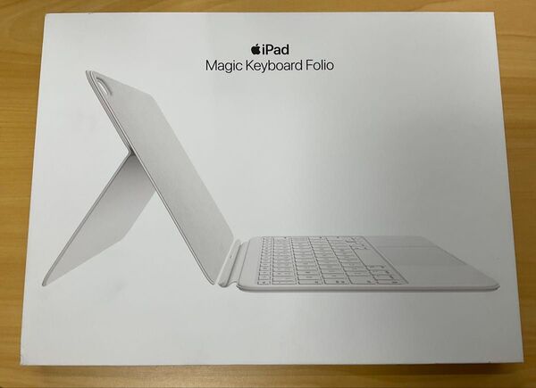 iPad Magic Keyboard Folio A2695