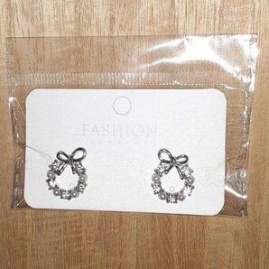 シルバーリボンとパールピアス2個セットNo.2未使用(美品)