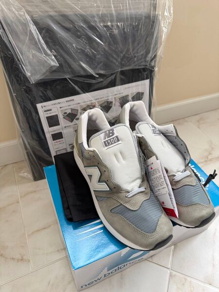 【新品未使用】New Balance U1300JPグレー 27.5cmスニーカー+Graydays限定BOX2個