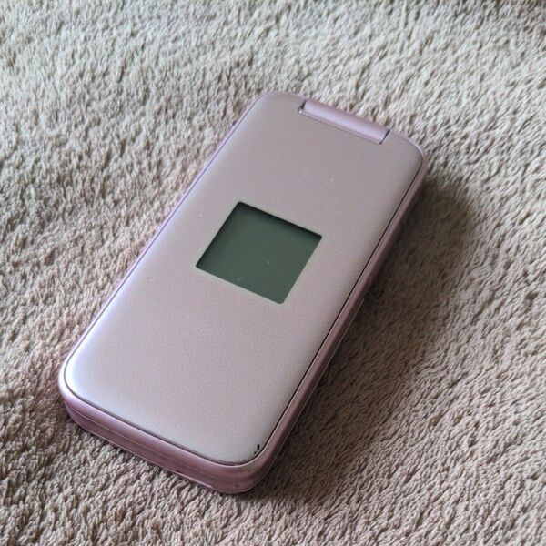 docomo らくらくホン F-01M ピンク SIMロック解除済