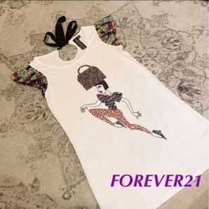 FOREVER21 ポッププリントTシャツ サテンフリル ショルダーデザイン リボン デザインTシャツ チュニック