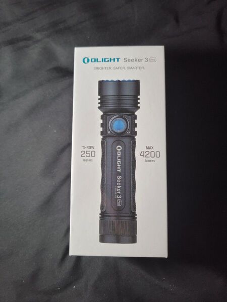 OLIGHT Seeker 3 Pro フラッシュライト 未使用