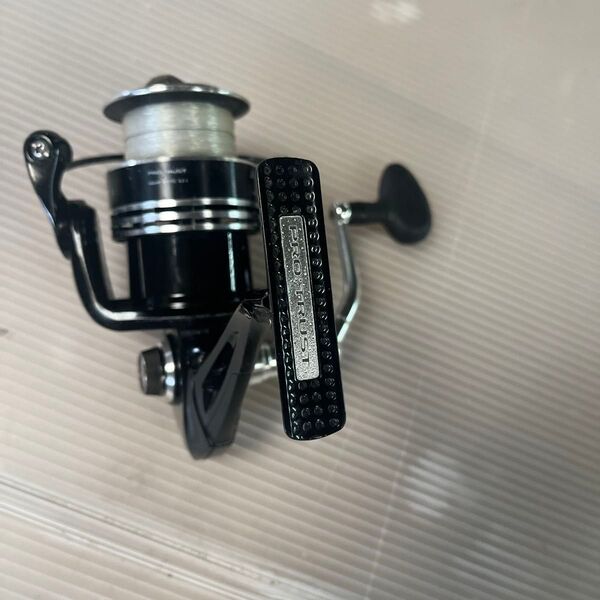 BLACK INZ 3000フィッシングリール