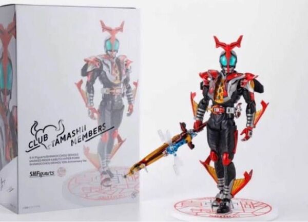 S.H.Figuarts 真骨彫製法 仮面ライダーカブト ハイパーフォーム 10th Anniversary Ver. バンダイ