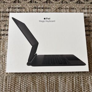 Apple iPad MagicKeyboard MXQT2J/A 11インチ