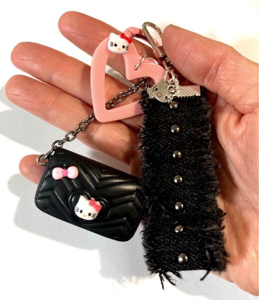 ミニバック型チャーム じゃらじゃらキーホルダー 2個セット ハローキティ